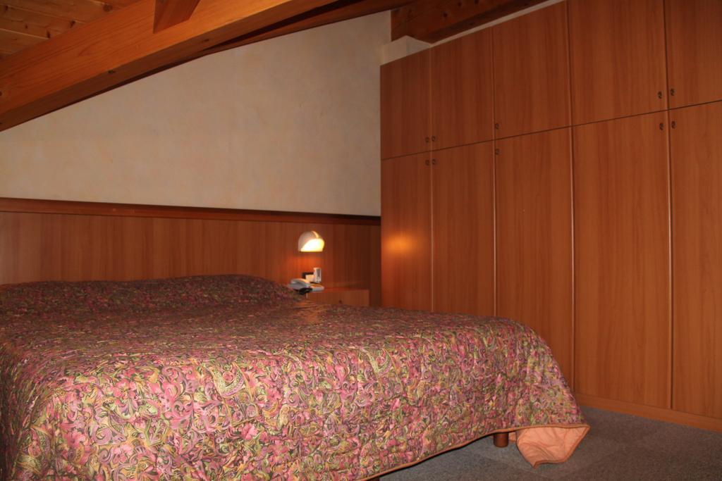 Garni Goccia D'Oro Hotel Cavalese Kamer foto